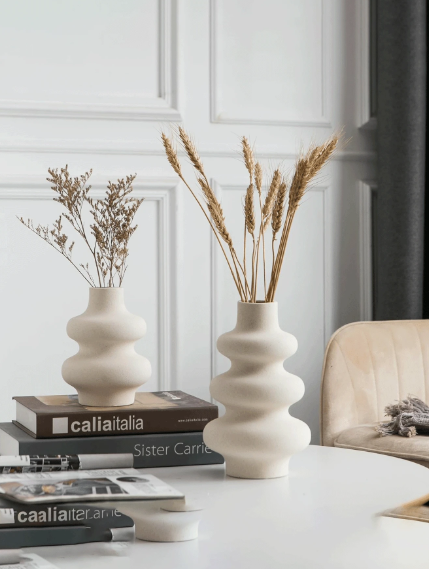 One piece of ceramic vase with a circular design